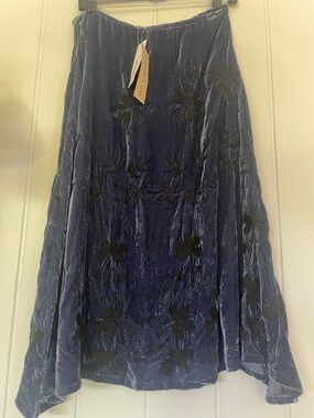 Women's gorgeous Chan Luu Blue Velvet Floral Embroidered Skirt size M